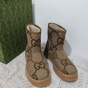 Gucci Slip-Resistant Grip Sole Logo Embossed Winter Boots